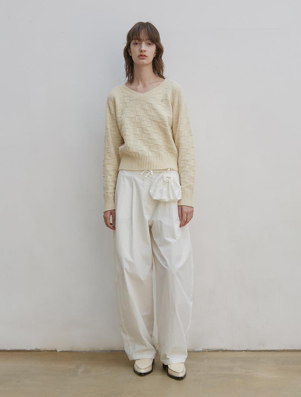 JACQUARD V-NECK KNIT [IVORY]