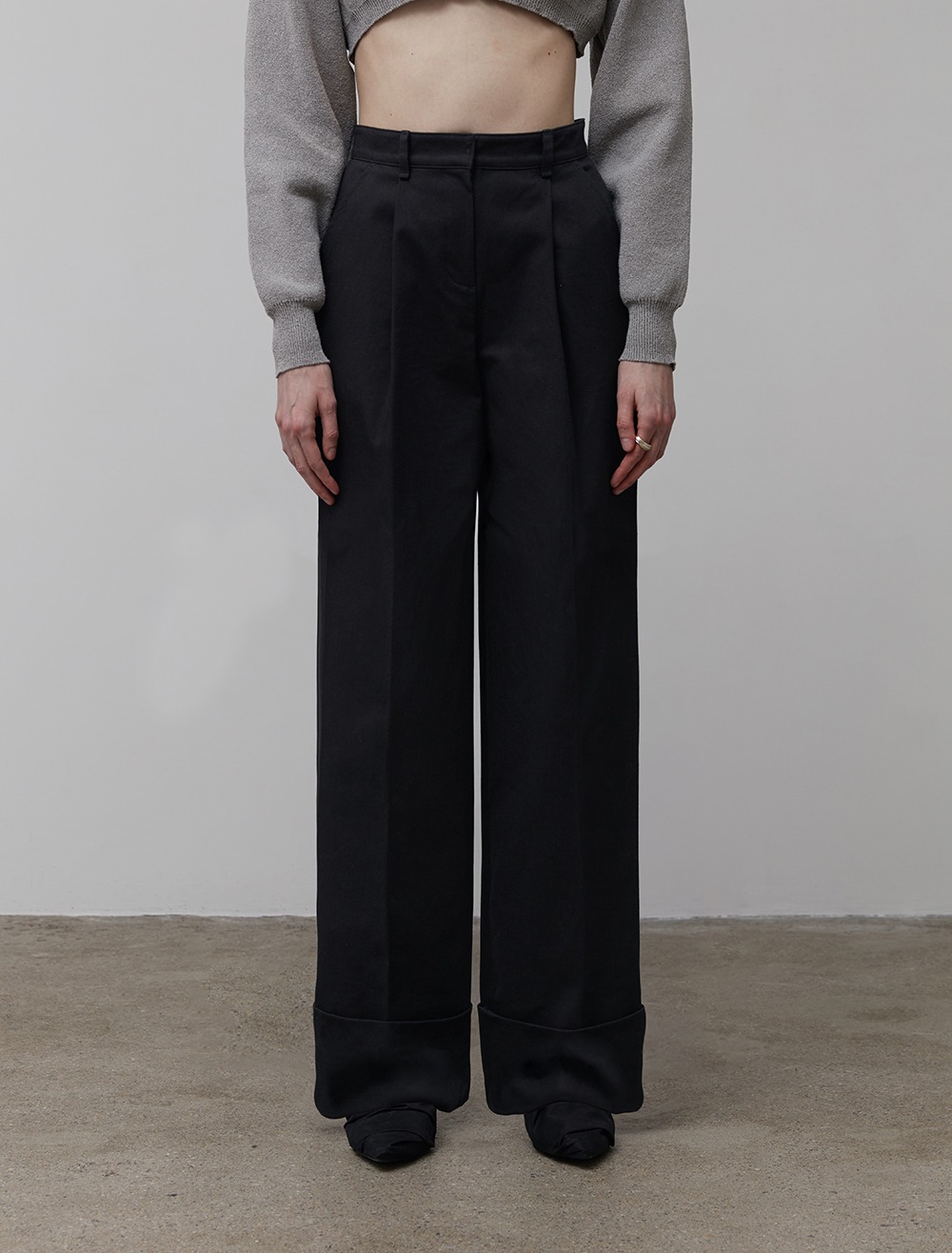 ROLL-UP COTTON PANTS [BLACK]