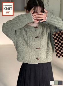 麻花紋牛角釦短版針織外套