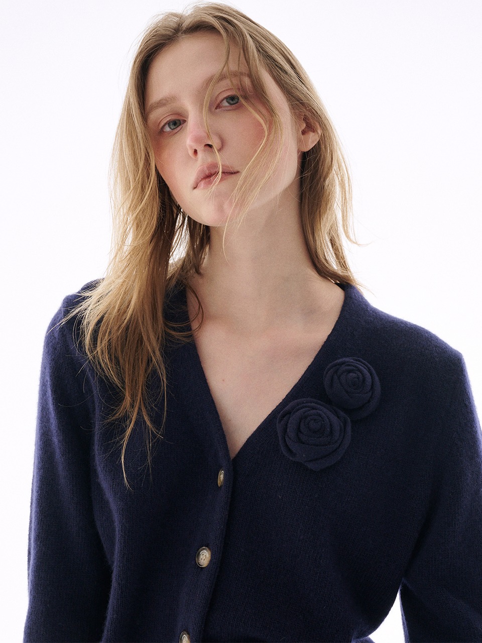 CASHMERE BLENDED CARDIGAN ROUND NECK_BLACK LATTE - MARDI