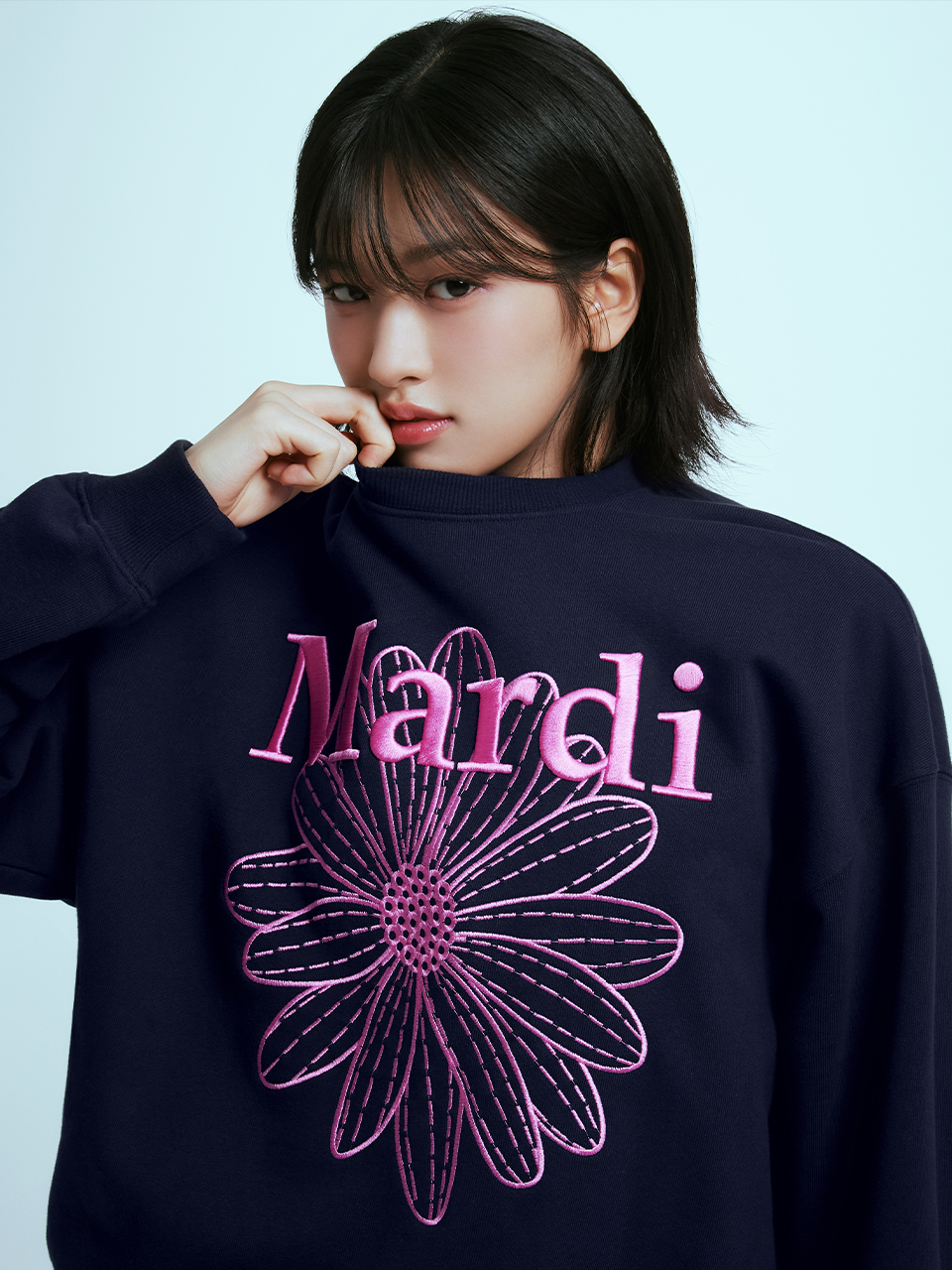 SWEATSHIRT FLOWERMARDI NEEDLEWORK_NAVY FUCHSIA