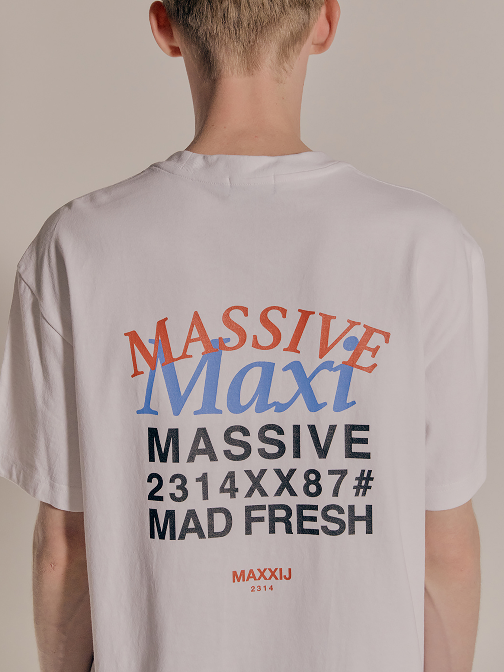 White &#039;MAXI&#039; Printed T-shirt