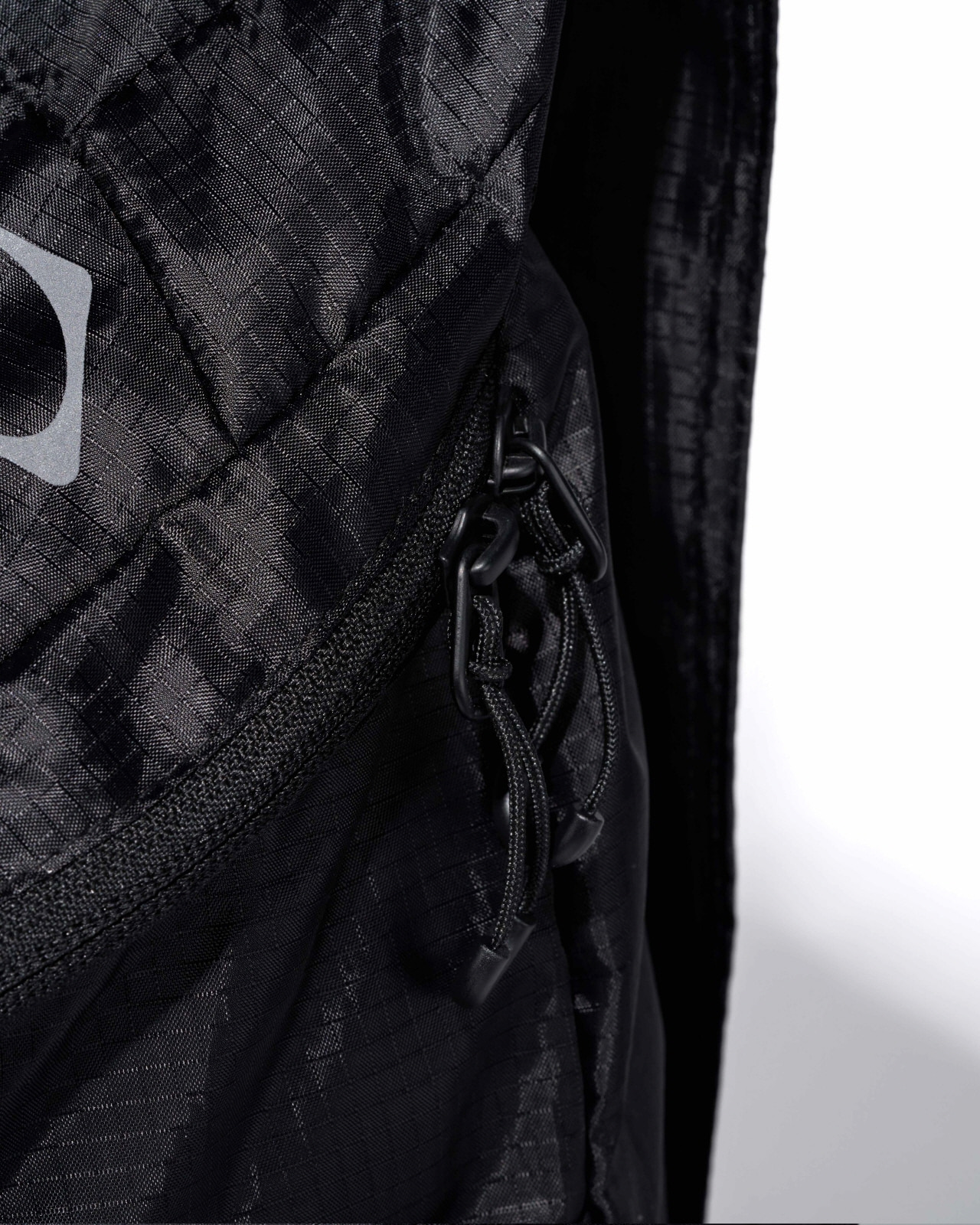 LIGHTWEIGHT ZIP-AROUND BACKPACK_BLACK - MISCHIEF
