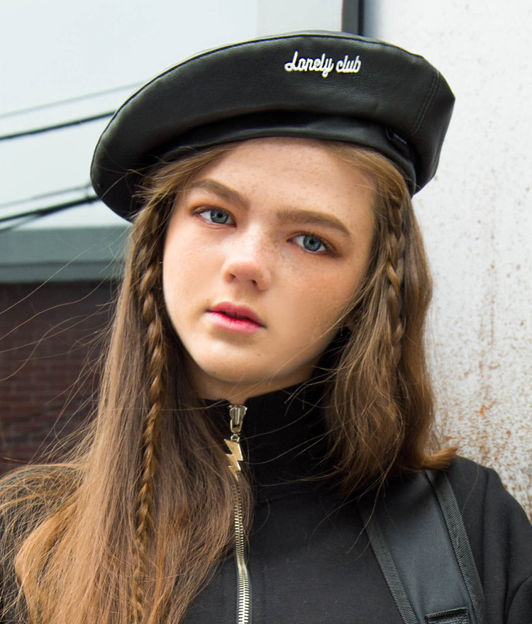 LONELY CLUBContrast Lettering Embroidered Beret