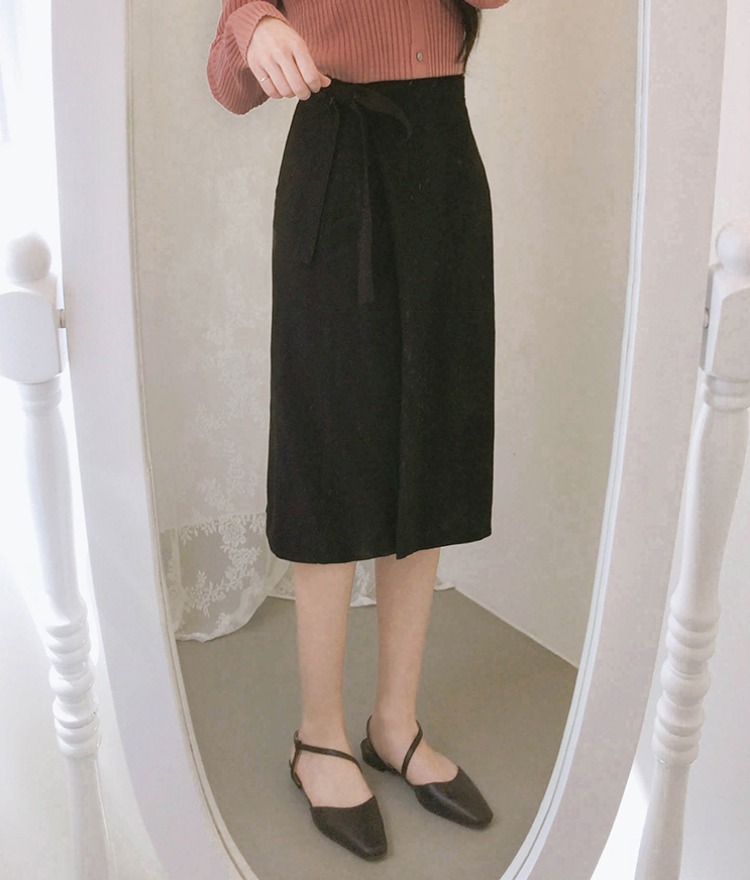 ROMANTIC MUSESelf-Tie Strap Black Wrap Skirt