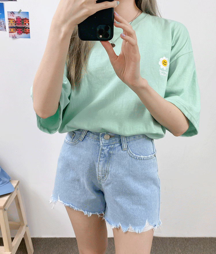 NEVERM!NDDaisy-Themed Embroidery Loose T-Shirt