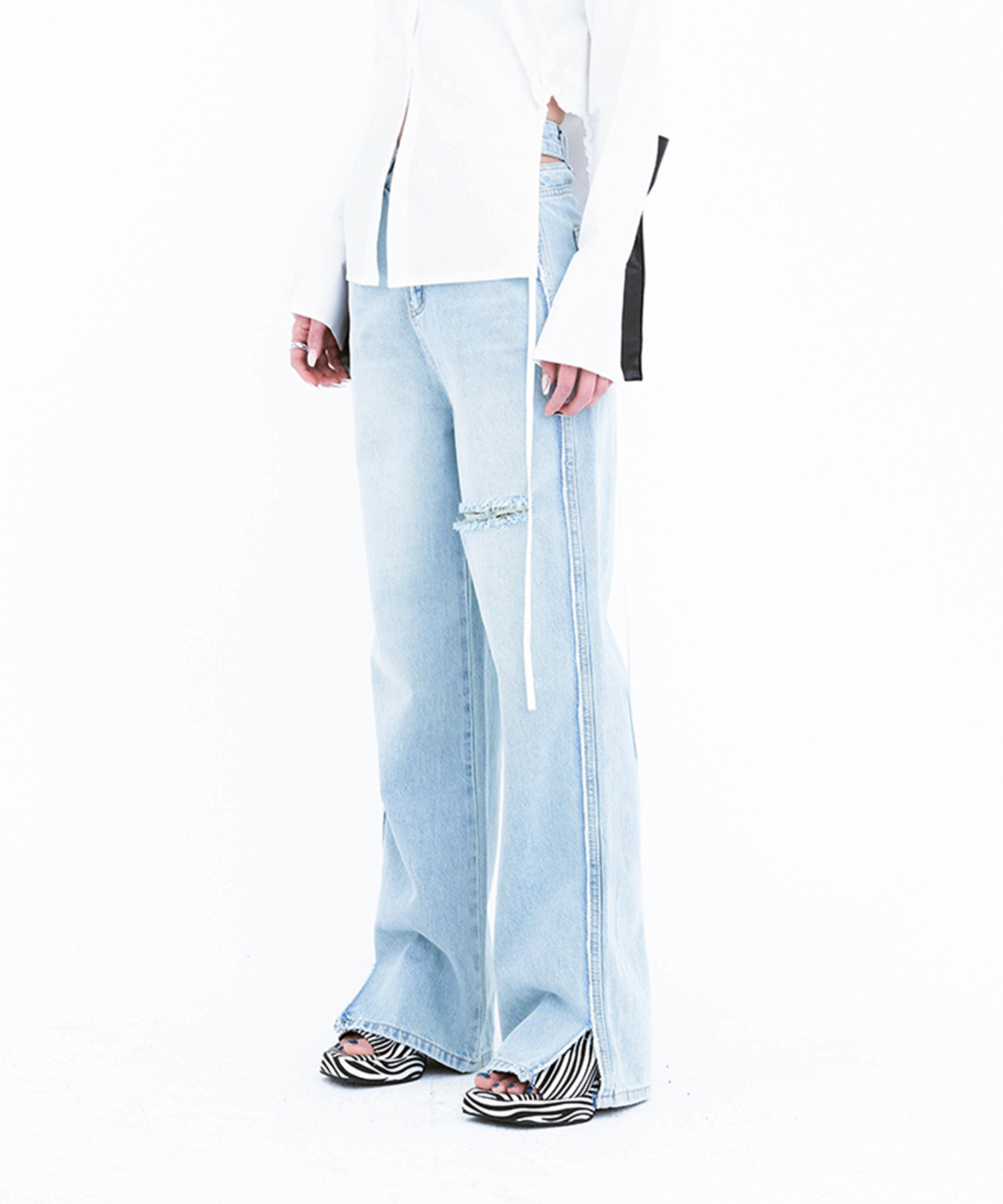 60980 Distressed Long Jeans