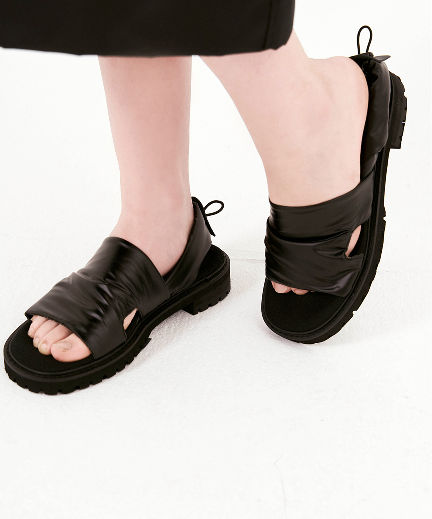 61396 Solid Tone Low Heel Sandals