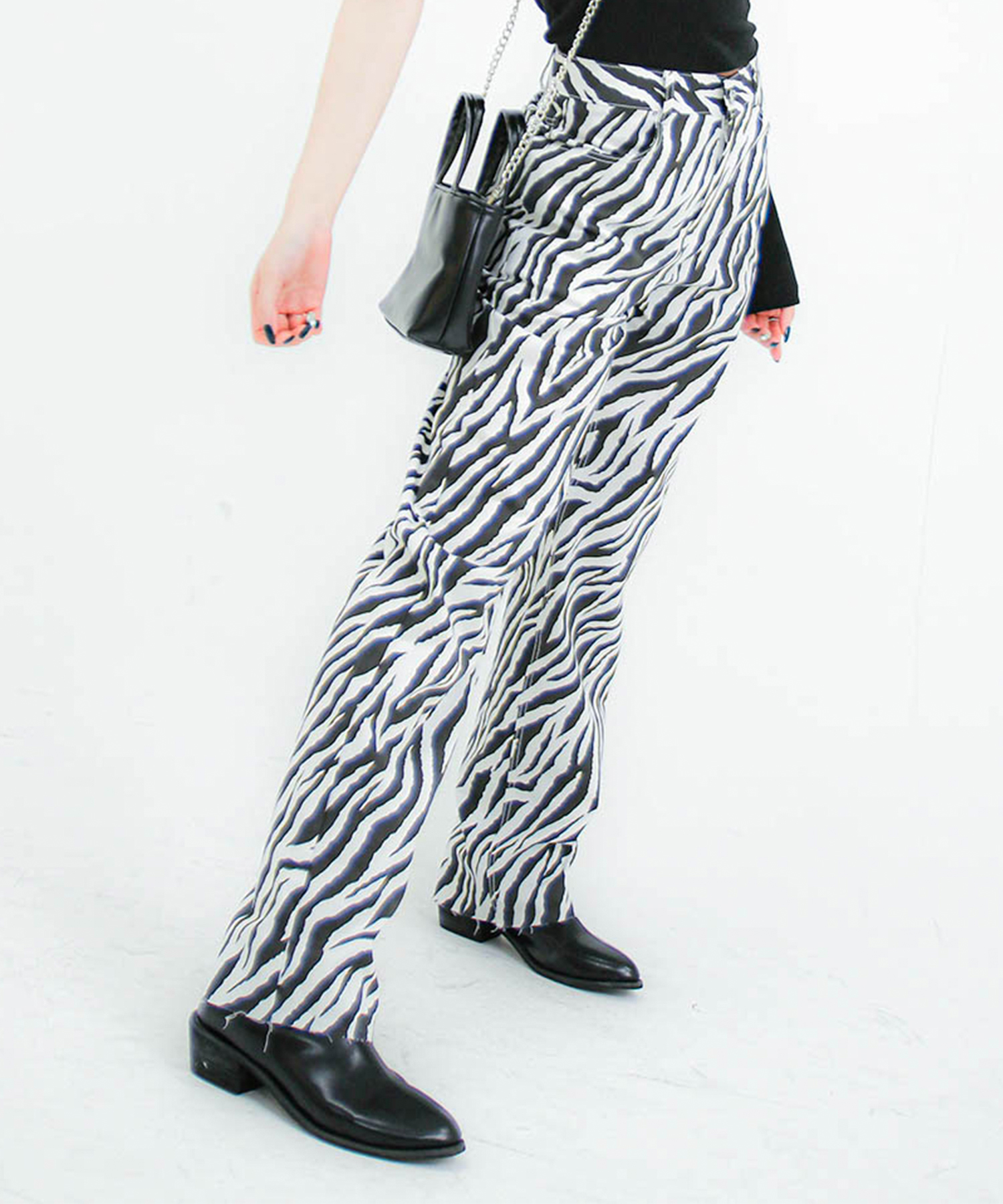 60511 Zebra Print Raw Cut Hem Pants