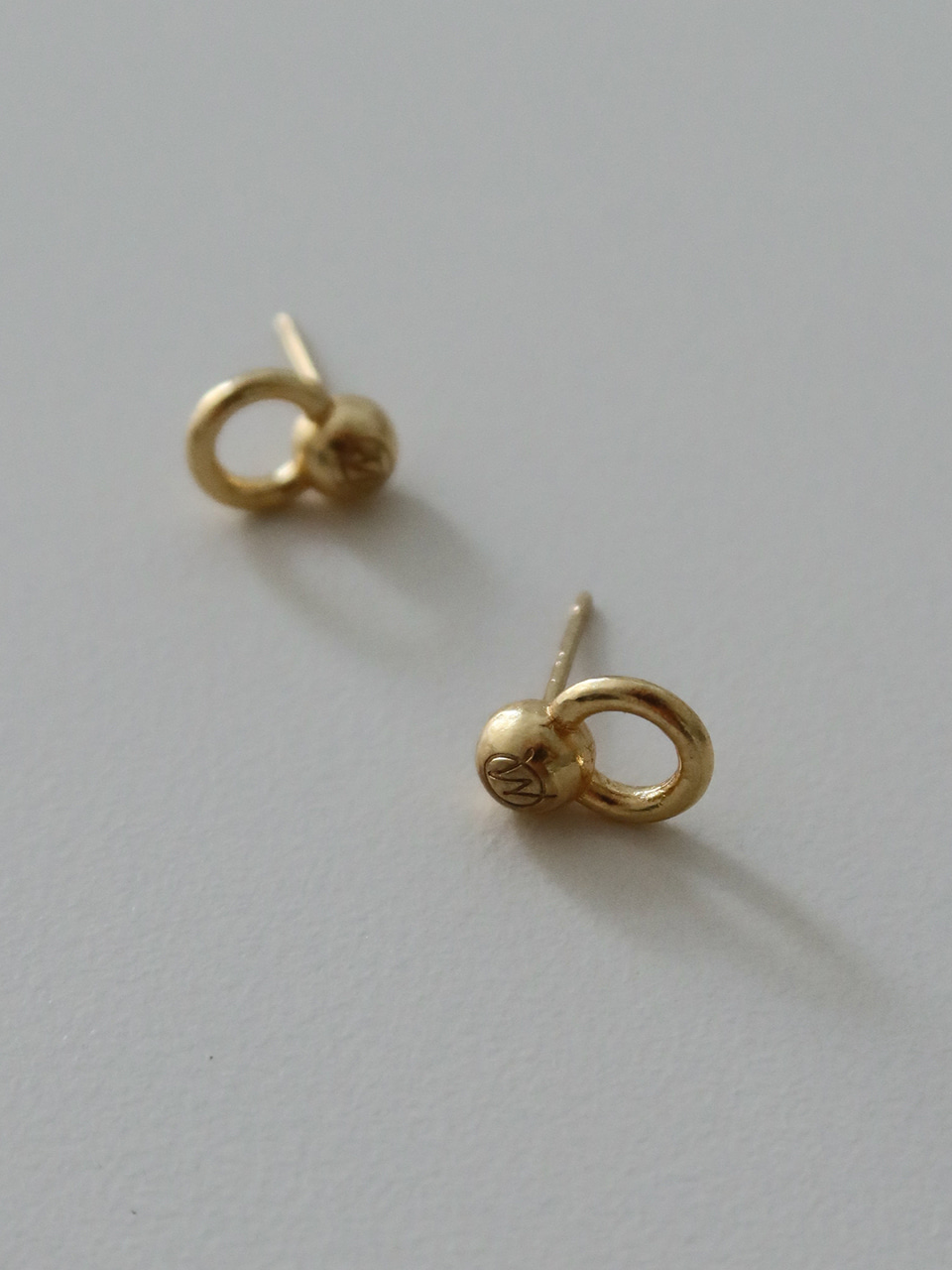 Revert mini earring - gold