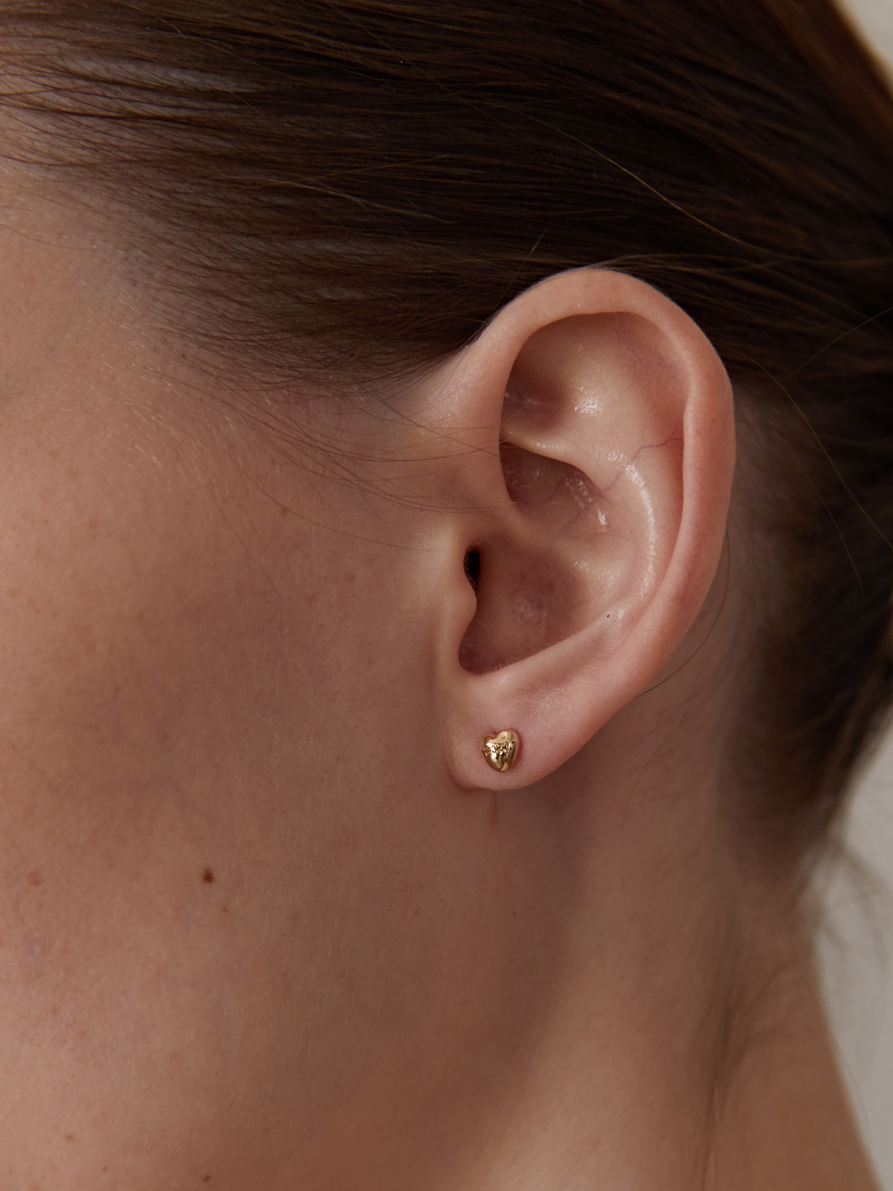 [Exclusive] 14k love earring