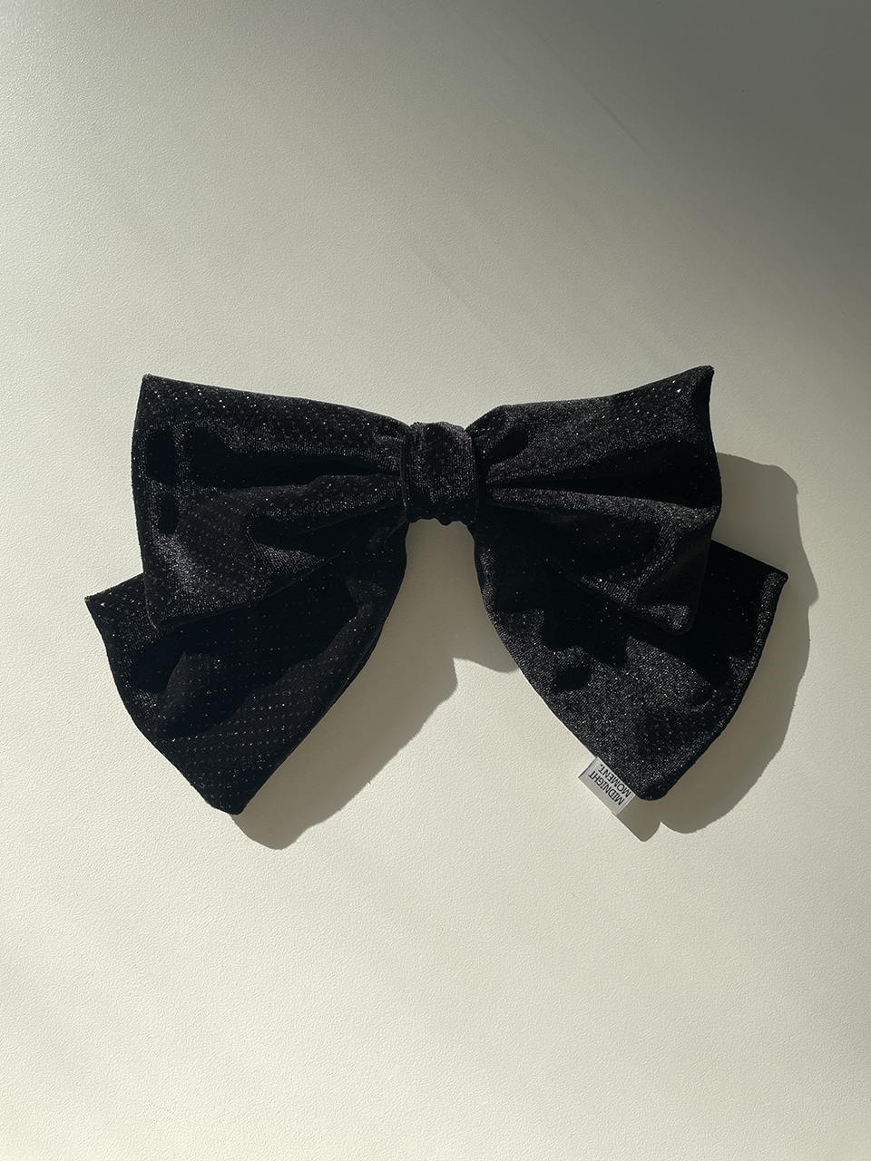 midnight ribbon pin - black (2color)
