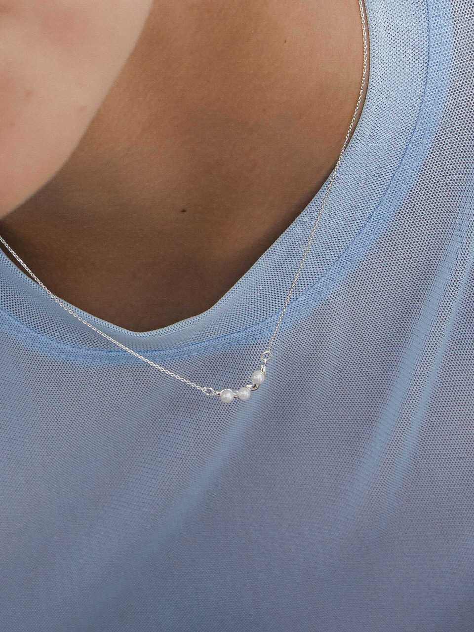 wavy pearl line necklace