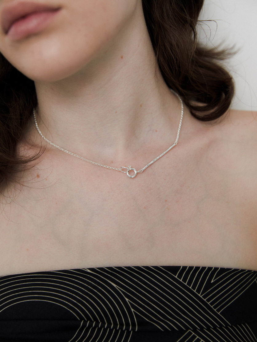 stem thin necklace