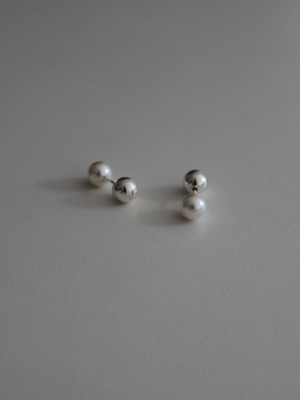 symmetry pearl earring - silver