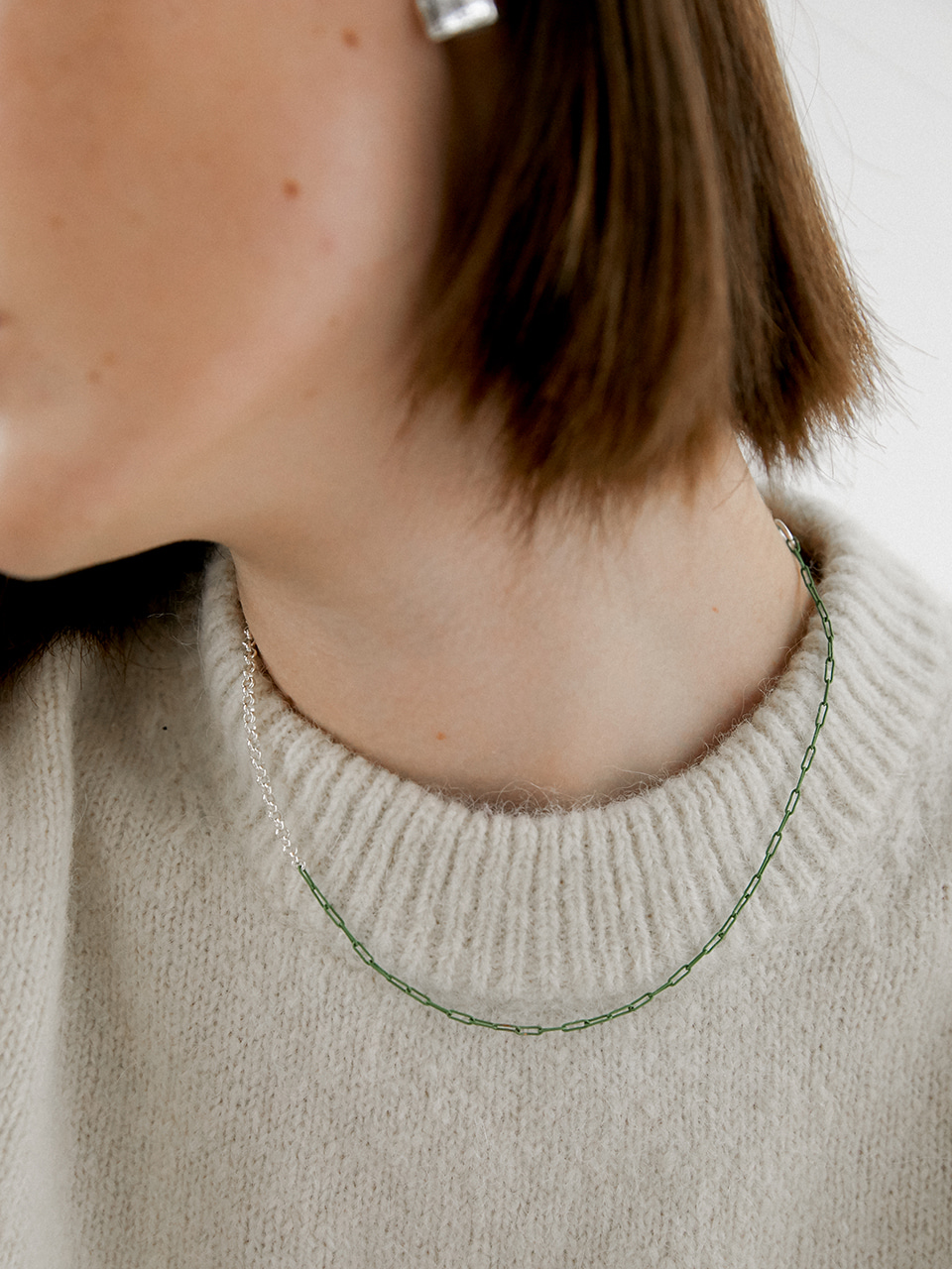thin necklace - green