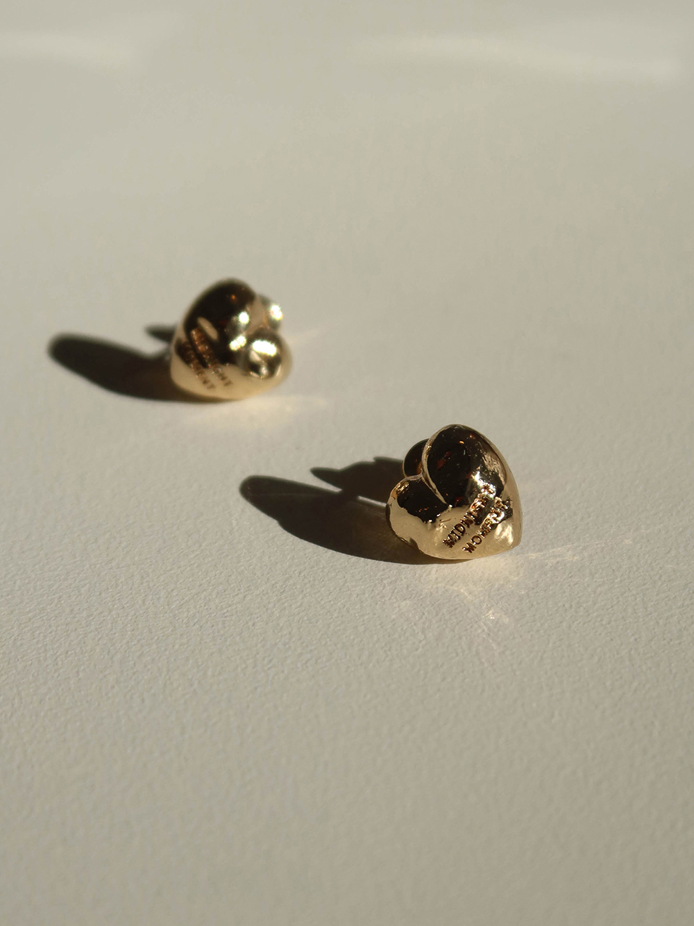 bumpy mini love earring - gold