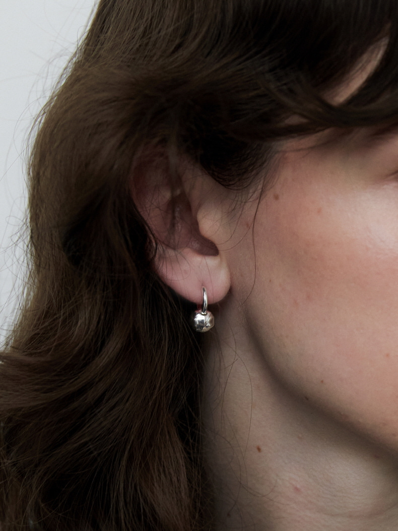 bumpy pierce earring