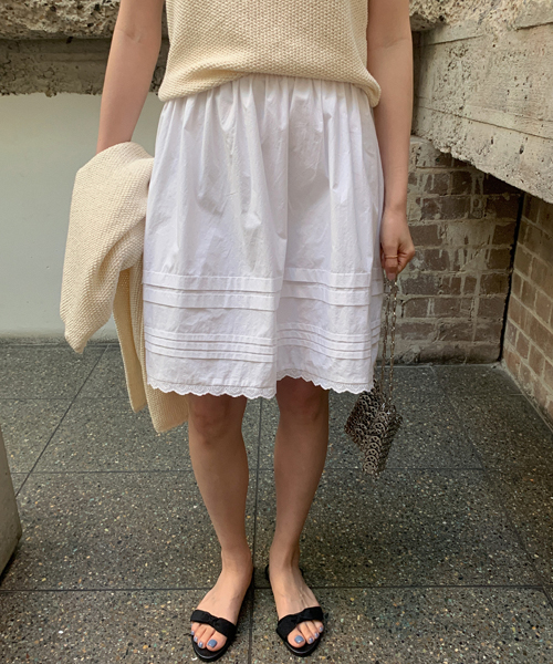 Moldo skirt (アイボリー)