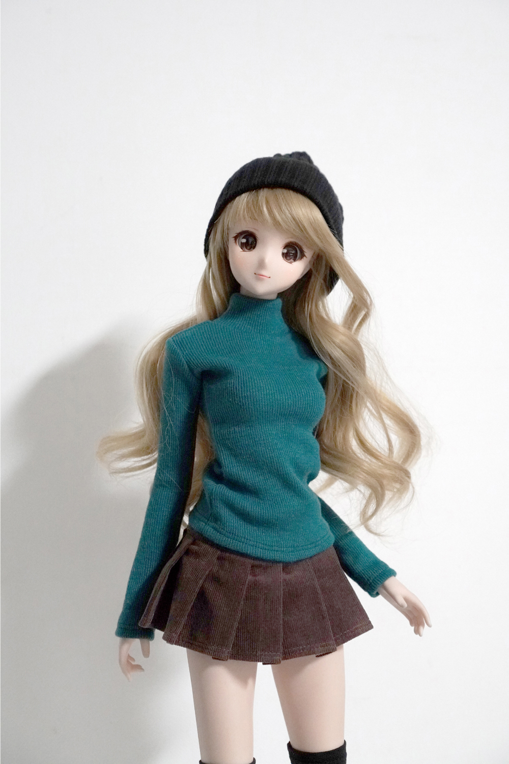 mini skirt model image-S4L8