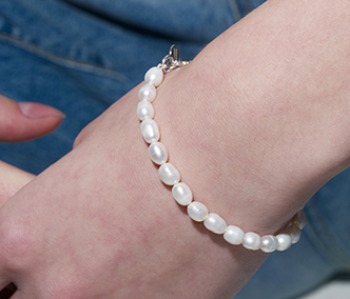 The Rice Pearl Bracelet White 