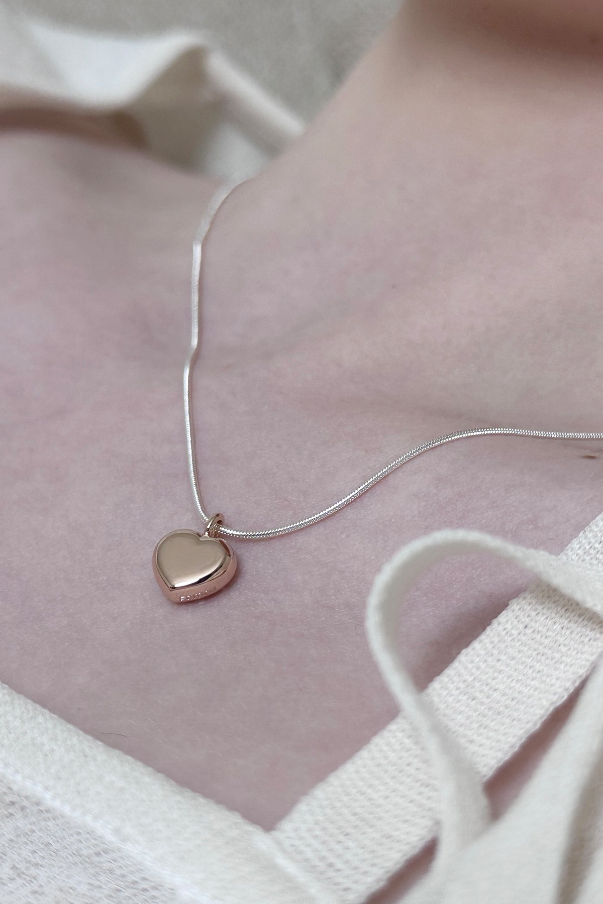 韓国人気【MONDAY EDITION】SARAs silver necklace☆追跡付 韓国人気【MONDAY EDITION】SARAs silver necklace☆追跡付
