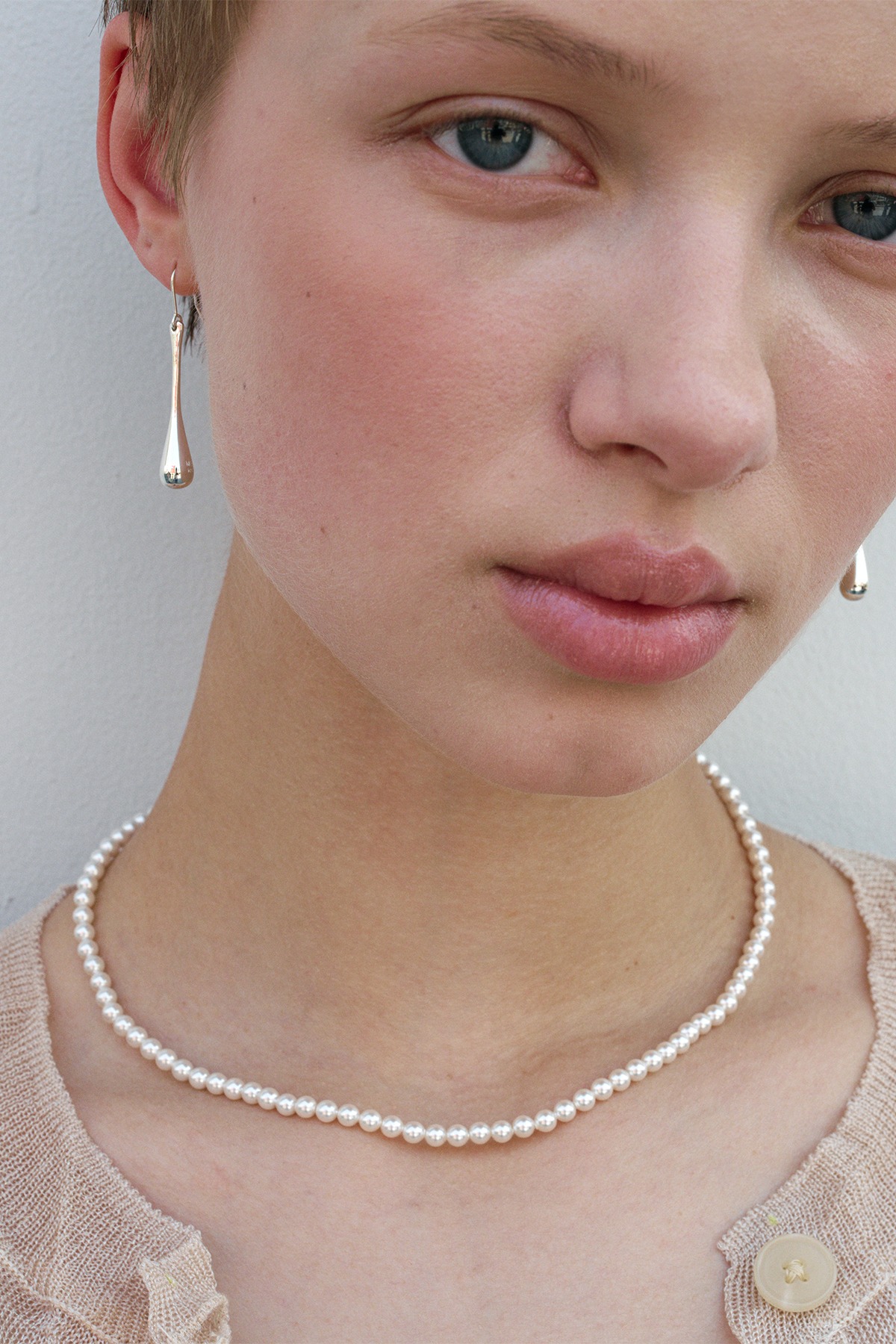 PEARL NECKLACE - MONDAY EDITION