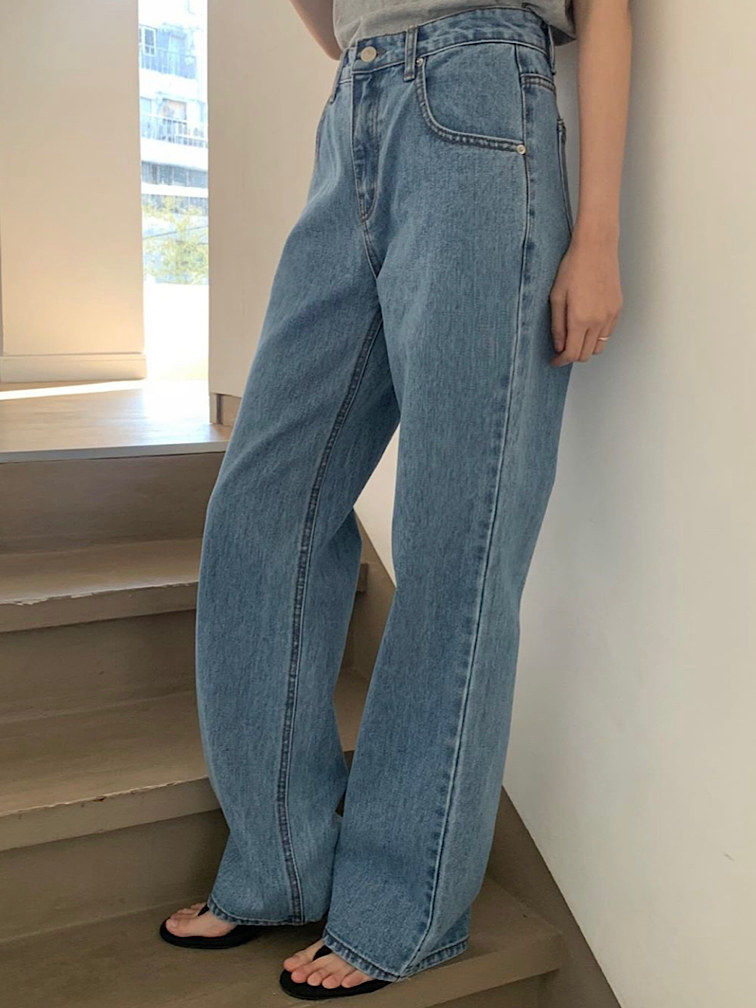 Row straight jean (one color)