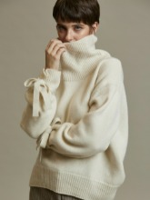 String Point Knit Pullover