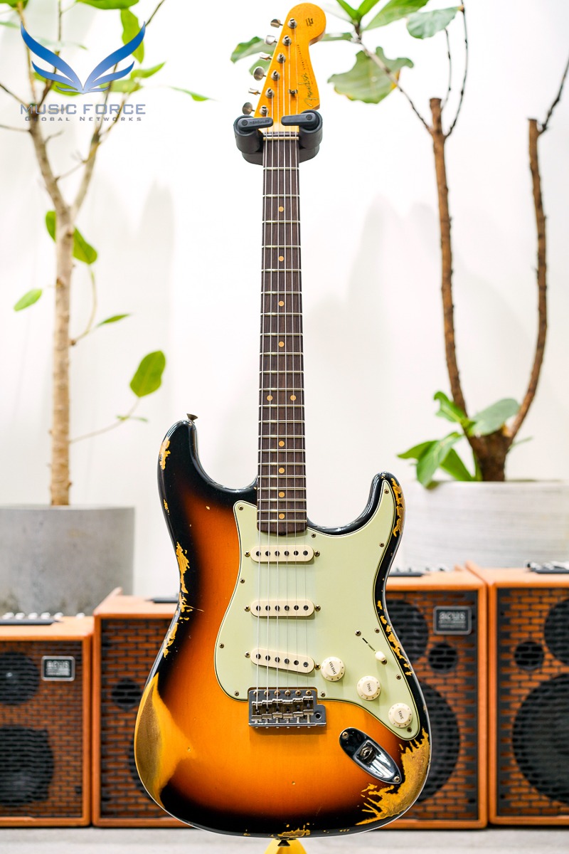 [2024 신년세일! (~2/29까지)] Fender Custom Shop 1961 Strat Heavy Relic-Super Faded/Aged 3 Tone Sunburst (2022년산/신품) - CZ564546