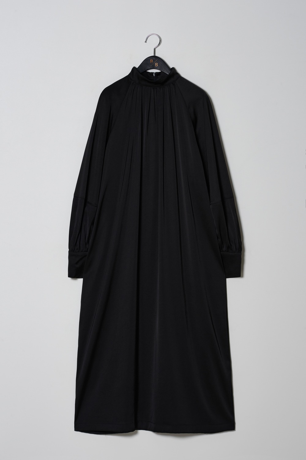 Shirring high-neck dress in black