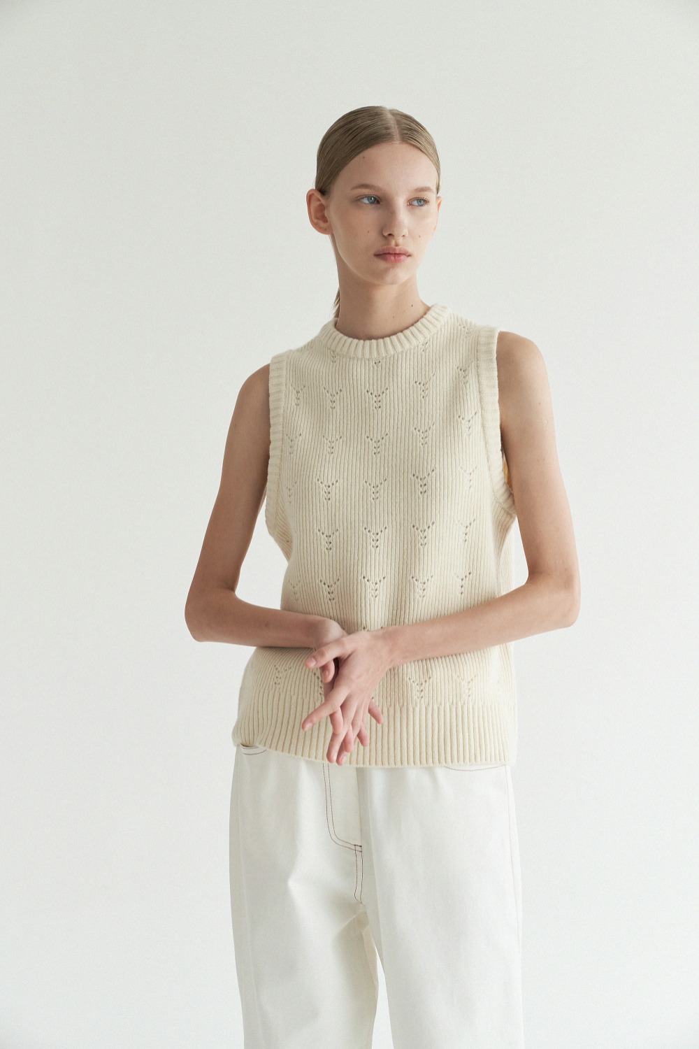 Y knit vest in Ivory