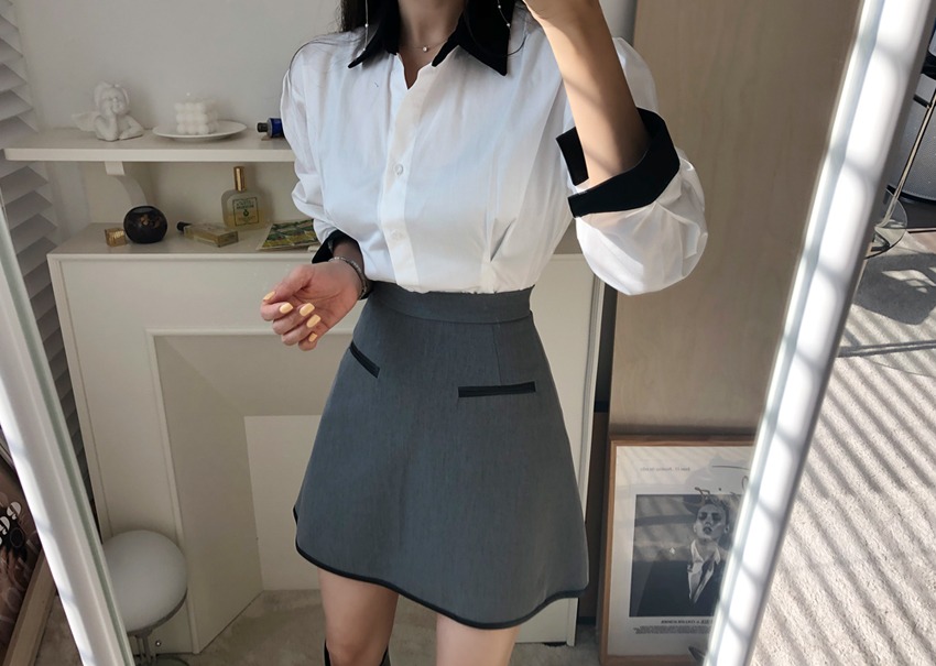 Line mini skirt