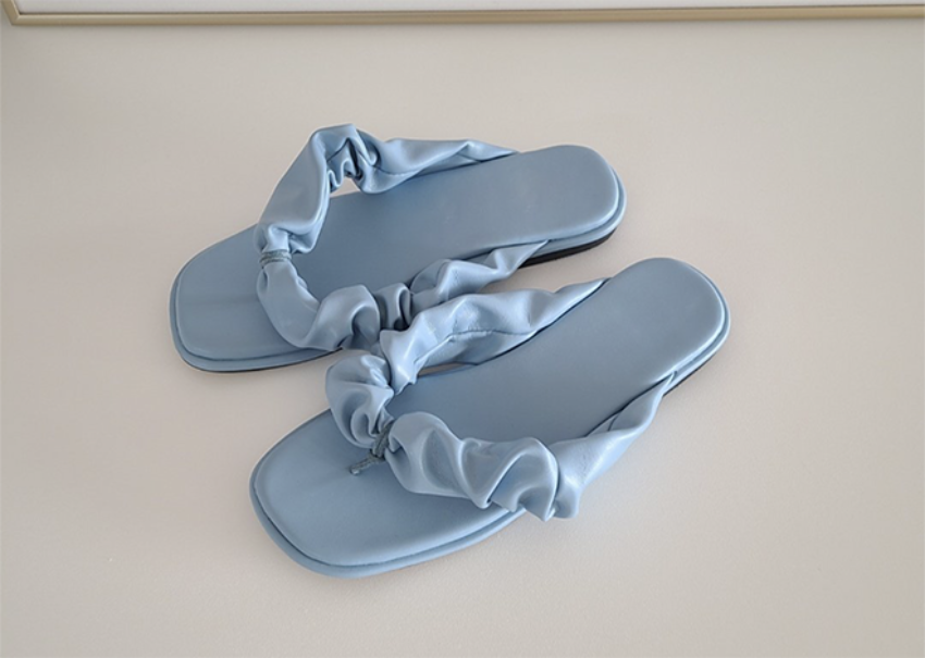 Gouache slippers