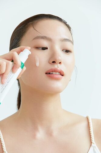 AXIS-Y Dark Spot Correcting Glow Serum 50ml / 1.69 fl. oz | Brightening Serum | Korean Skincare, Dark Spot Treatment, Hyperpigmentation Treatment | MYKOCO.COM