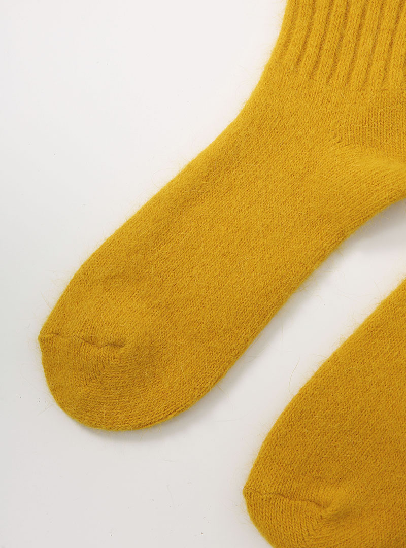 冬日溫暖色系中筒襪