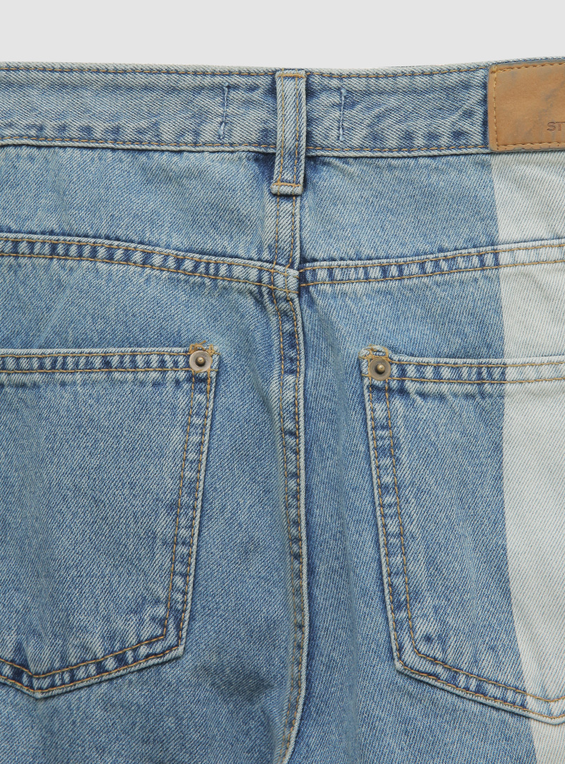 Contrast Detail Straight-Leg Jeans