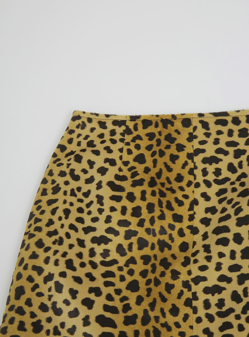 Back Zip Cheetah Pattern Mini Skirt