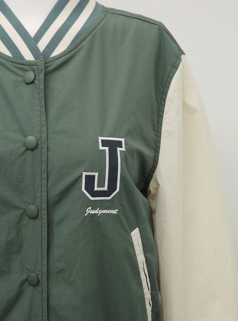 J字造型配色棒球外套