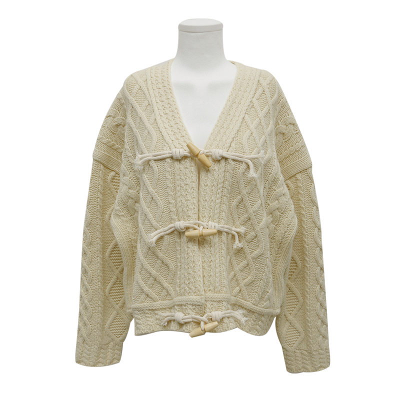 牛角釦麻花紋寬鬆針織外套