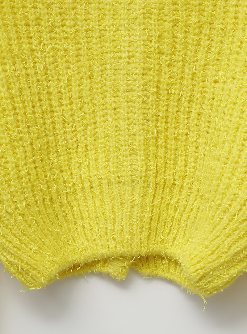 V-Neck Cropped Knit Cardigan