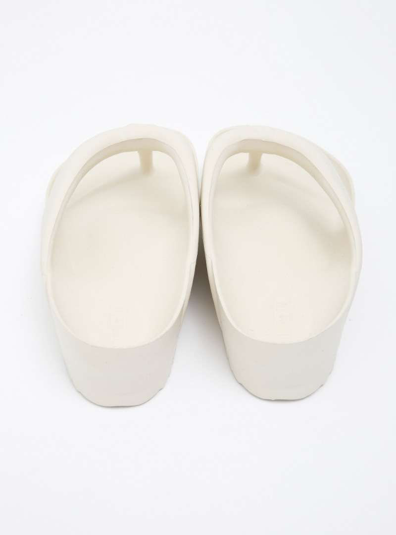 Solid Tone Chunky Flip Flops