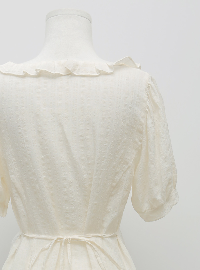 Frilled Neck Puff Sleeve Blouse