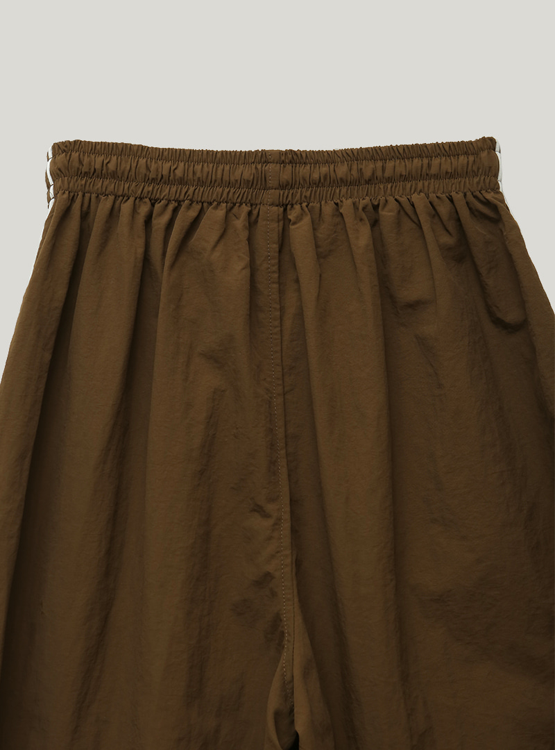 Contrast Piping Tie-Hem PantsThe delivery starts from Aug.30th along with your purchase order!!