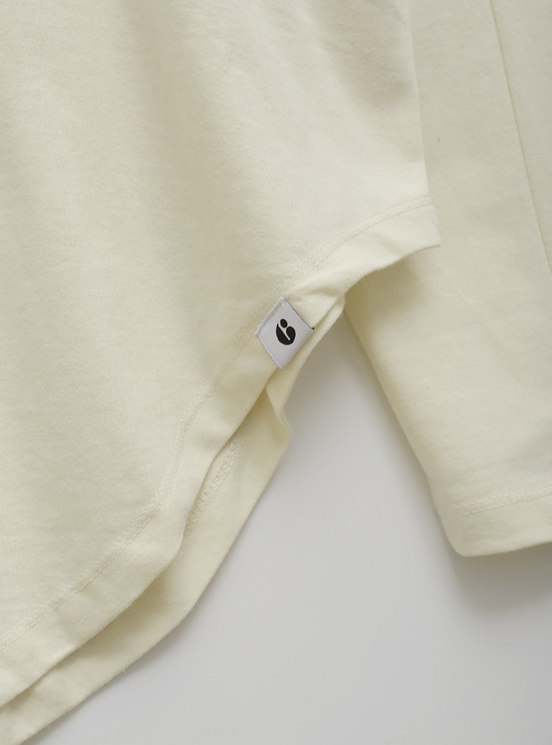刺繡拉克蘭袖圓弧襬T恤