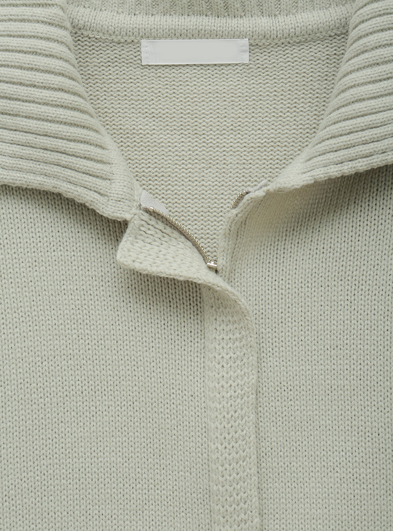 Cutaway Collar Zip-Up Knit Cardigan