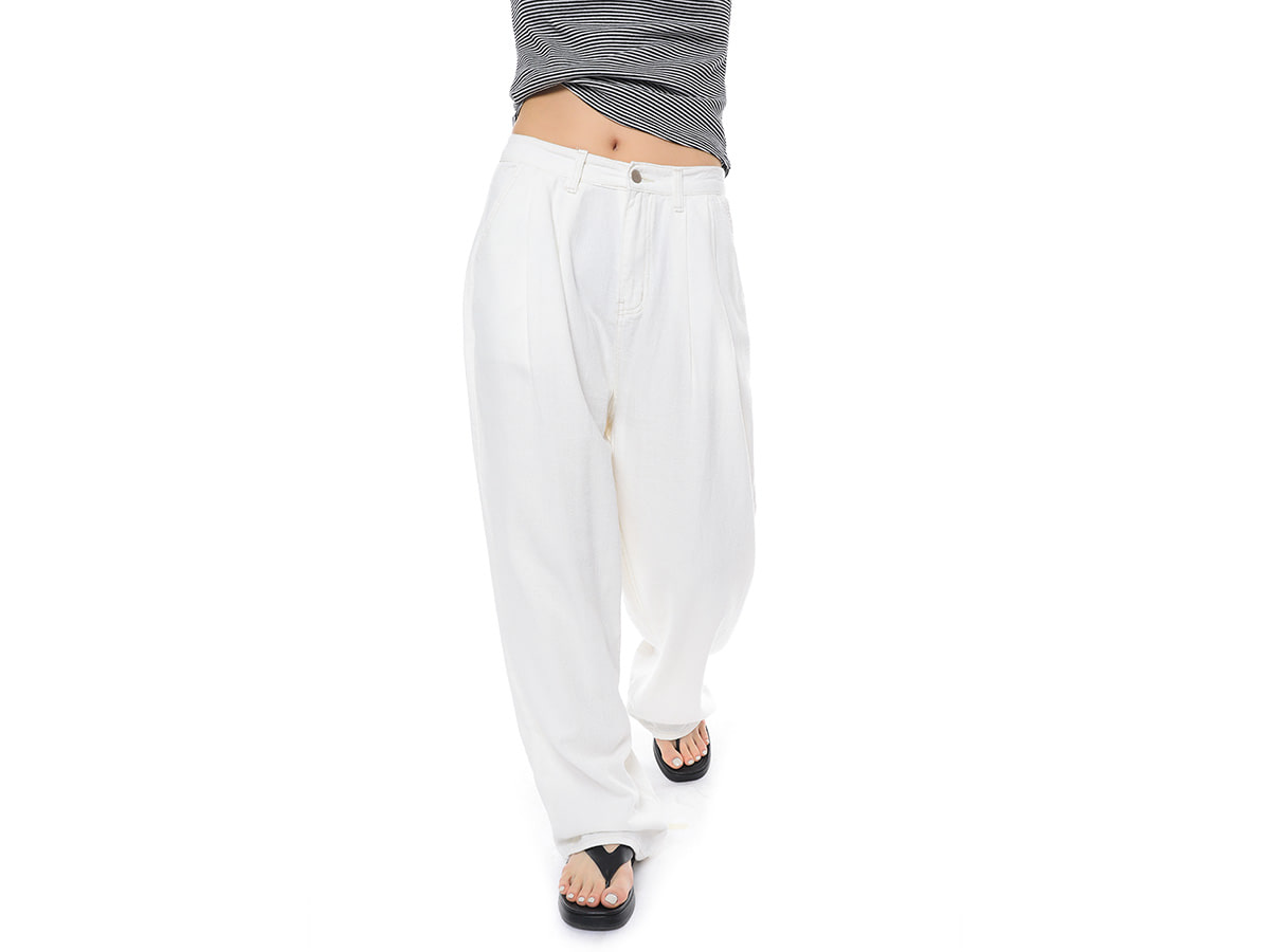 Tuck Accent Loose Fit Pants