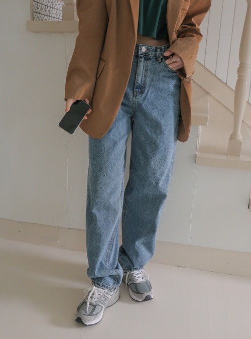 Contrast-Stitched Long Jeans