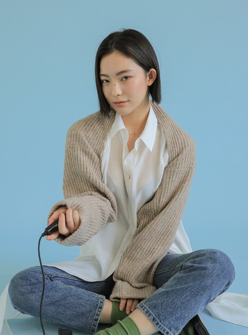 Drop Shoulder Knit Bolero CardiganThe delivery starts from Feb.16th along with your purchase order!!