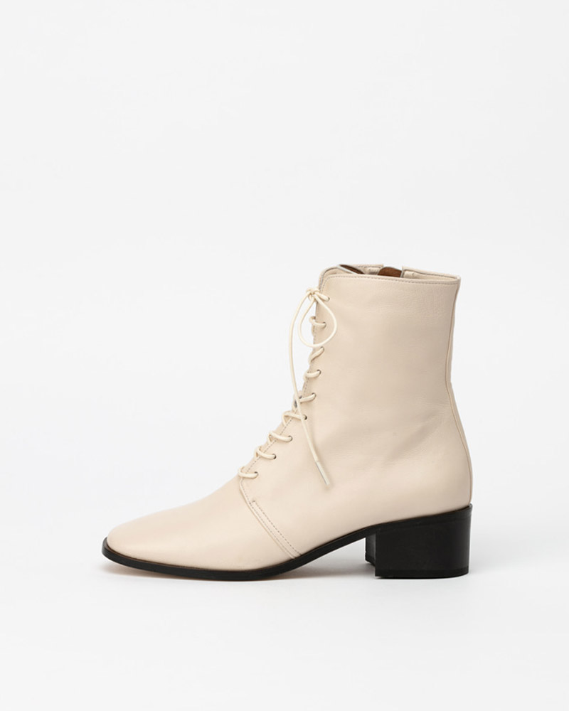 Naro Lace-up Boots